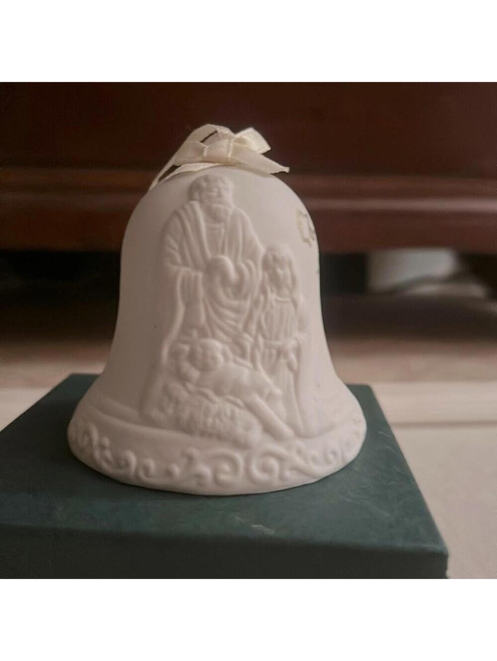 Midwest White bisque Christmas bell with Nativity scene 1995
